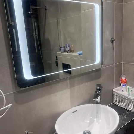 Zoi's Stylish Apartament *